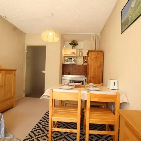 Location Ideale, 4 Pers A Serre-chevalier, Proche Pistes, Balcon, Tv, Coin Nuit Et Casier A - Fr-1-330e-86 Apartment